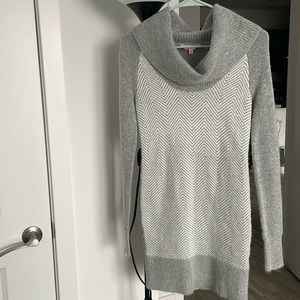 Candie's sweater for ladies, size S